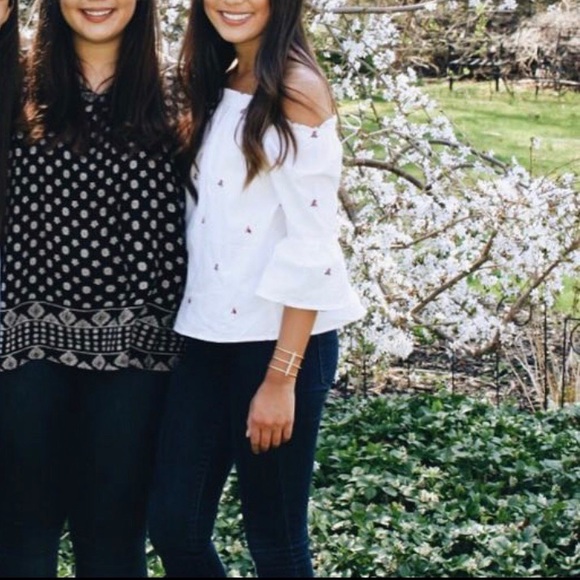 Off the shoulder top - Picture 1 of 4